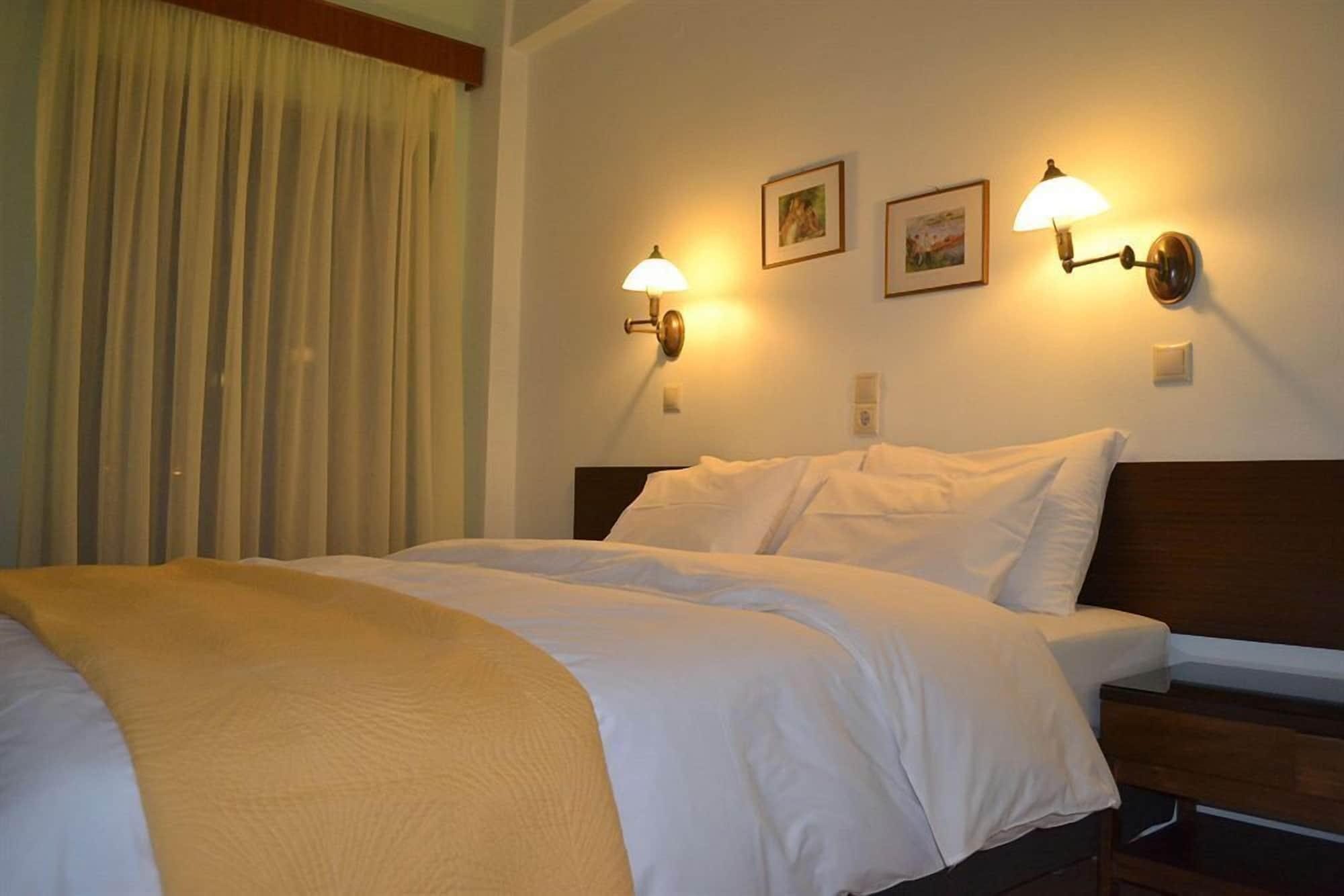 Alexakis Hotel & Spa 로우트라 이파티스 외부 사진