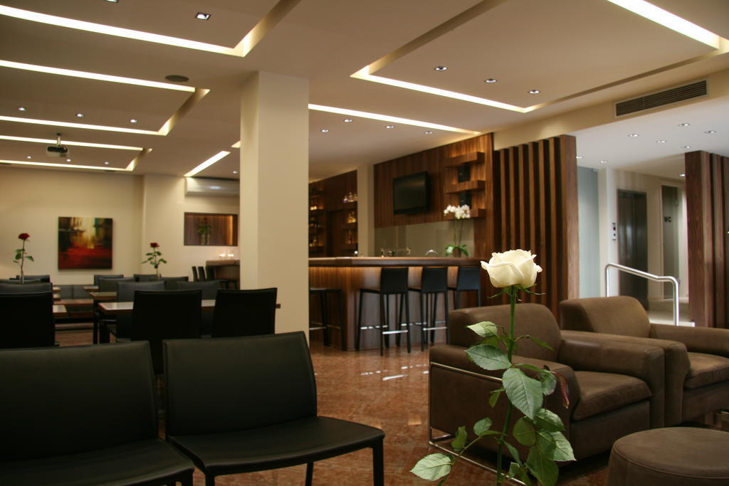 Alexakis Hotel & Spa 로우트라 이파티스 외부 사진