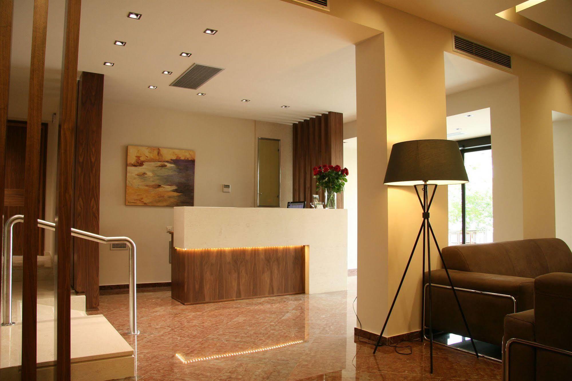 Alexakis Hotel & Spa 로우트라 이파티스 외부 사진