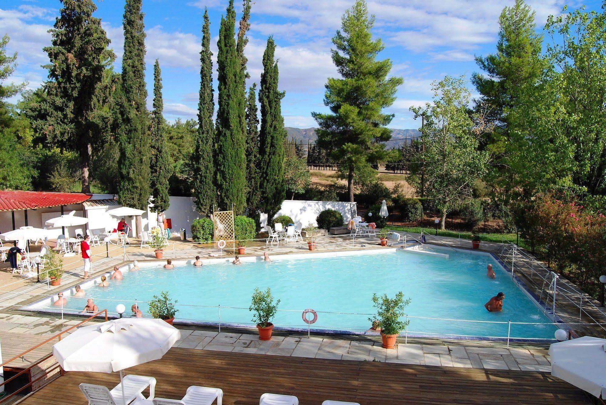 Alexakis Hotel & Spa 로우트라 이파티스 외부 사진