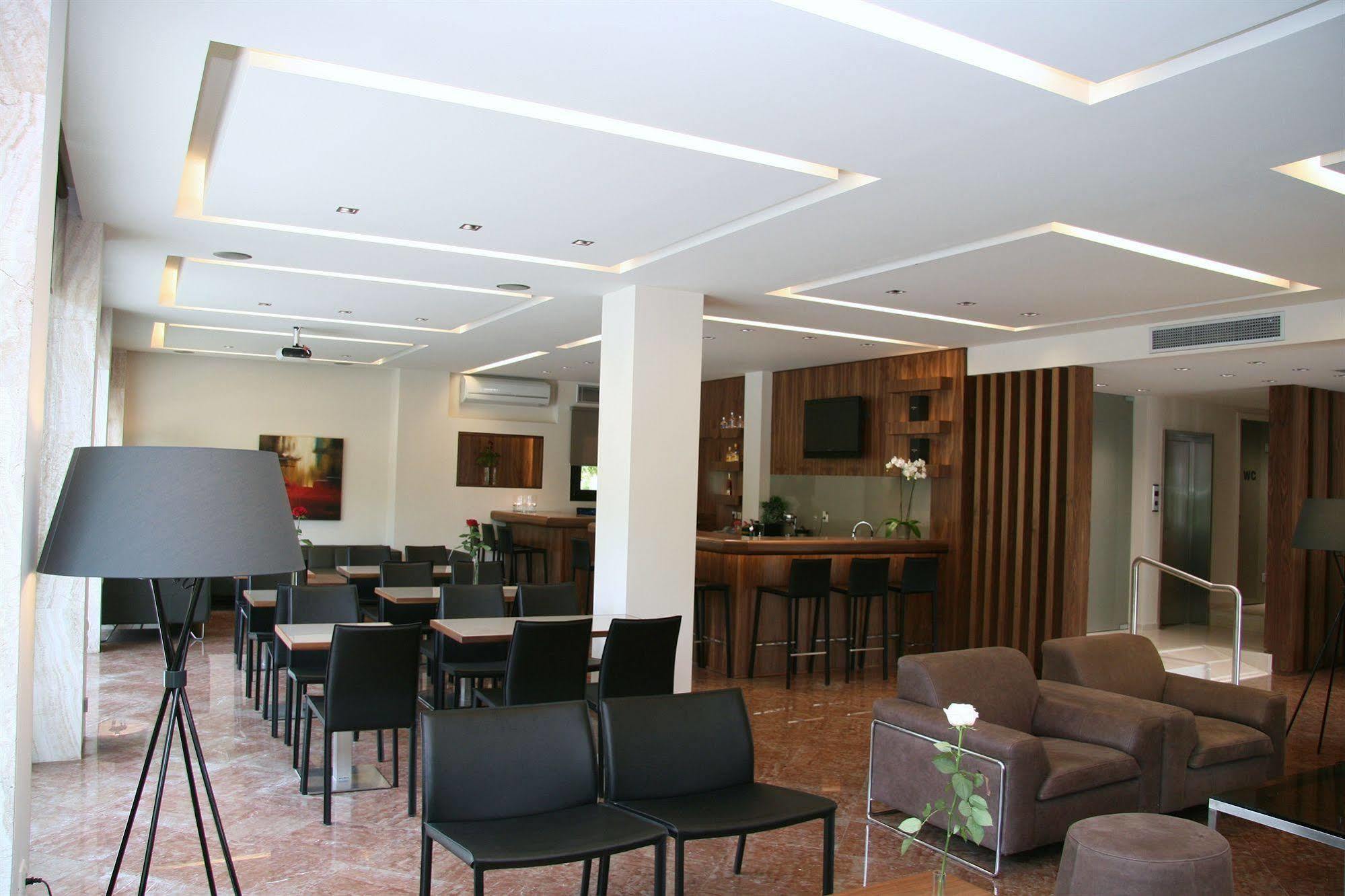 Alexakis Hotel & Spa 로우트라 이파티스 외부 사진