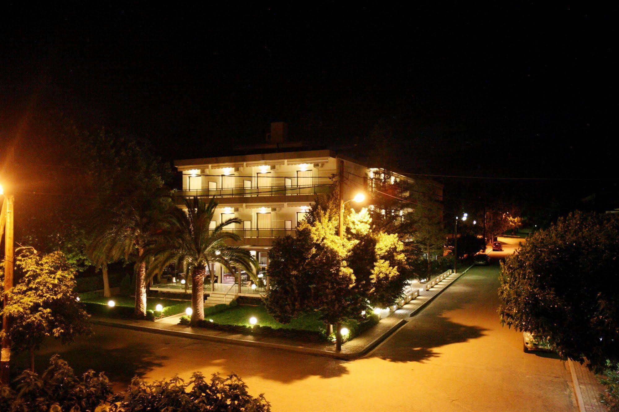 Alexakis Hotel & Spa 로우트라 이파티스 외부 사진