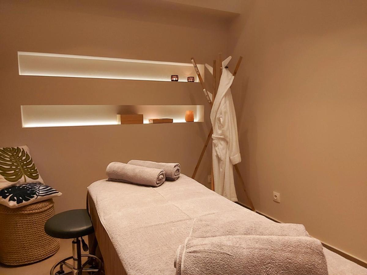 Alexakis Hotel & Spa 로우트라 이파티스 외부 사진